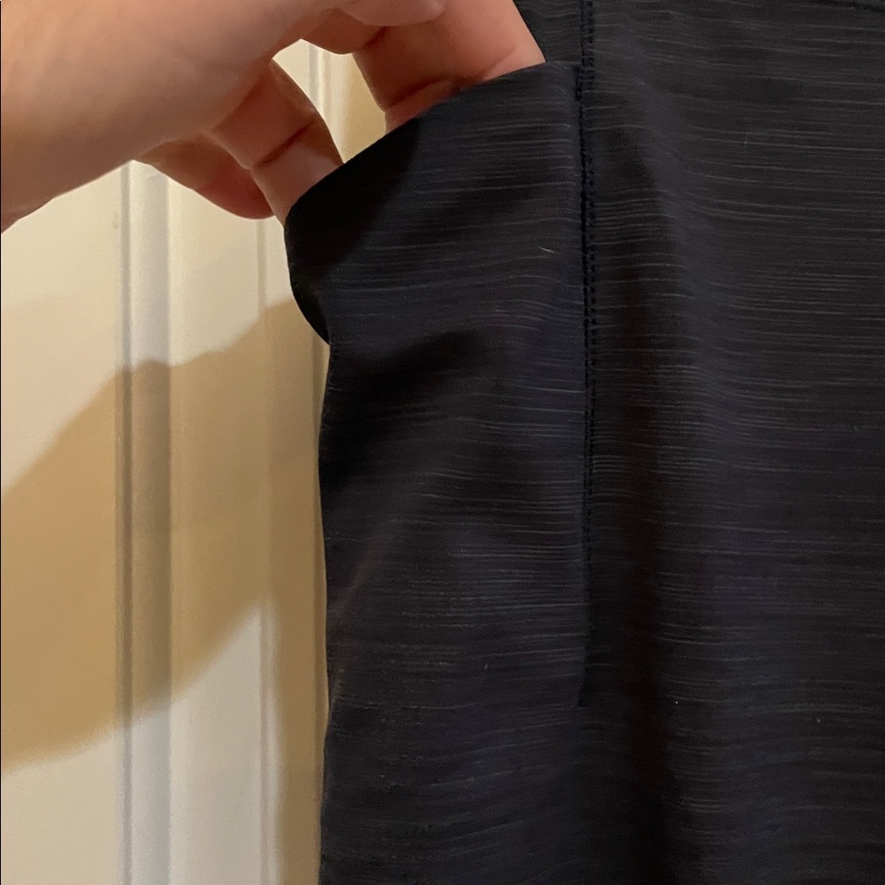 Athleta Salutation Capri Navy Medium Leggings Euc - image 2